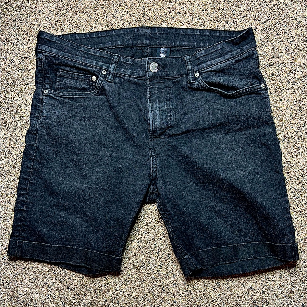 H&M black jean shorts